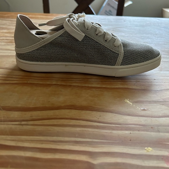 Brand new sneakers - Picture 5 of 6